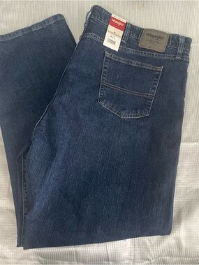 Wrangler Men’s Dark Blue Relaxed Fit Jeans 46X32